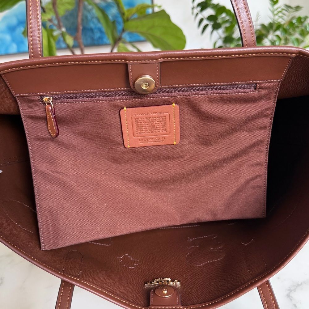 NWOT Coach X Peanuts City Tote In Signature Canvas With Patches CBJ91 Tan Snoopy - Picture 11 of 16